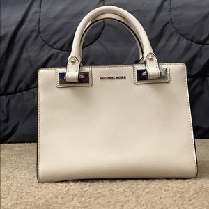 White Michael Kors Crossbody